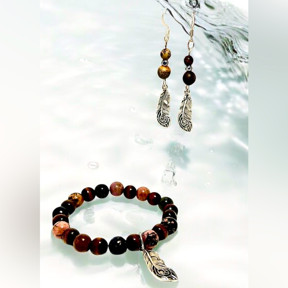 Cute bracelet and earring set from Earthly Bloom Etsy .com